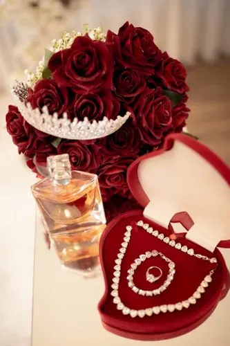 Coroa de casamento e colar 