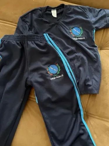 Uniforme 1° ano Pedro II Ed. Física tam 6 calça + blusa