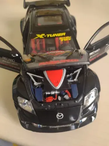 Miniatura Mazda RX-8  - 1:24 (18,5 cm.)