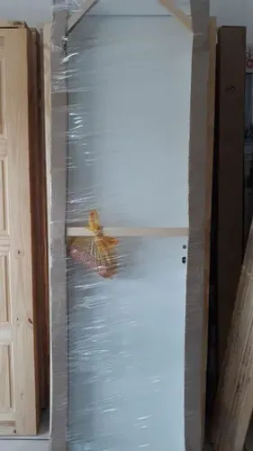 Porta Interna HDF 2.10 x 70 e 80 pintada de primer branco
