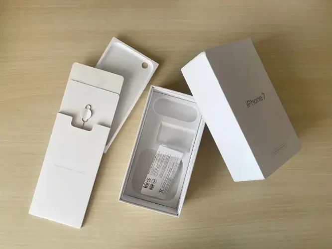 Caixa Vazia Iphone 7 - Completa (Caixa e Acessórios)