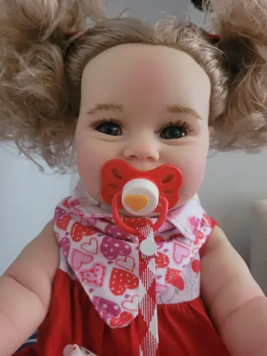 Linda Boneca Bebê Reborn com Chupeta - Perfeita para Presentear
