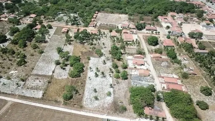 : Dois lotes na quadra 06 loteamento vivenda das flores -2 etapa com área total 420m², 