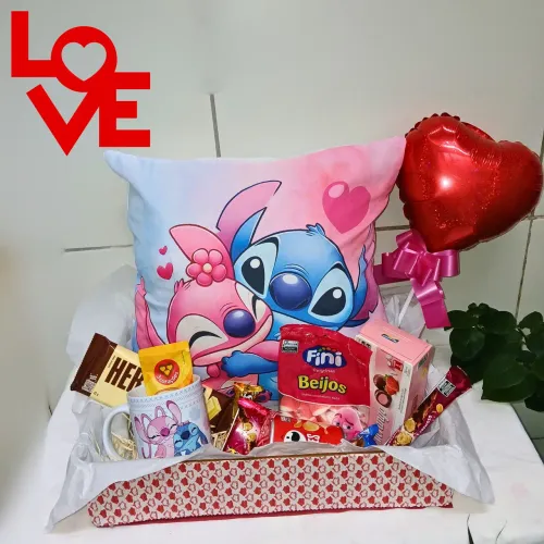 Cesta Café da Manhã Lilo Stitch Lilo e Angel Com Almofada e Caneca Personalizada. 