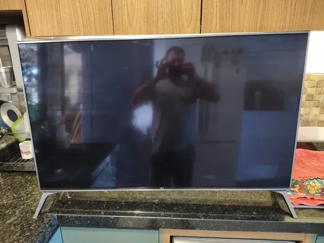 SUCATA - SmartTV LG 49 Polegadas
