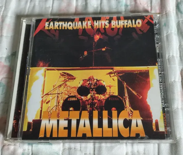 Cd metallica earthquake hits Buffalo duplo