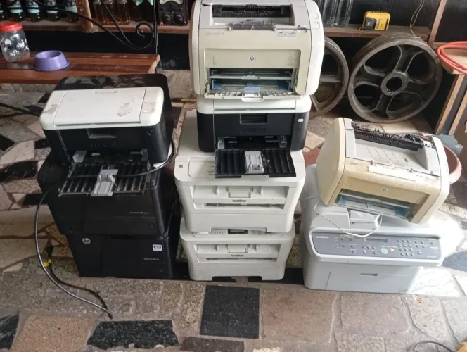 Lote com 9 impressoras no estado