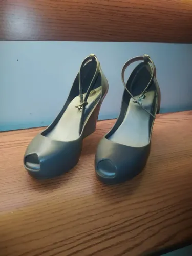 Melissa salto alto plataforma Tam 36 pouco usada