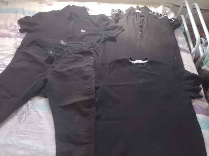 Kit 3 camisas e 1 calça de Teaser - Tamanho M calça 40
