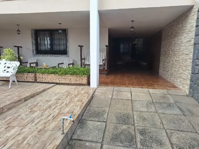 Casa na Gruta totalmente mobiliada com três suítes