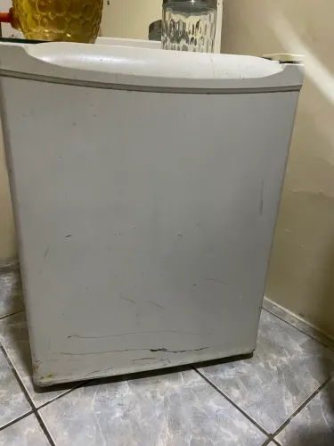 Frigobar com defeito 