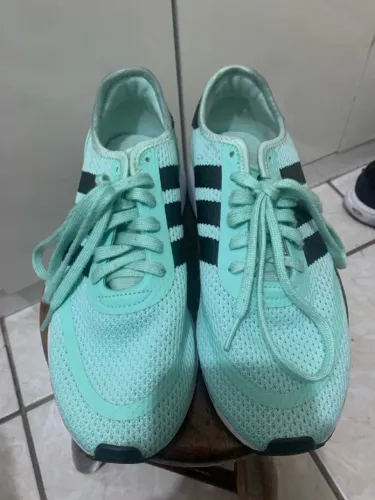 Tênis Adidas  Azul Tiffany com 3 Listras