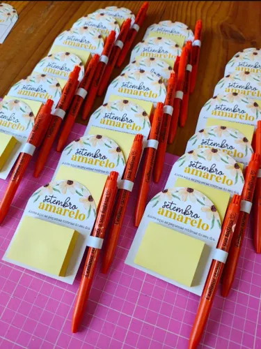 Brinde Corporativo Cartão Personalizado Postit e Caneta