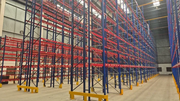 Porta palete muito novo