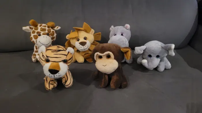 Conjunto de 6 Pelúcias de Animais - Girafa, Leão, Macaco, Tigre, Hipopótamo e Elefante