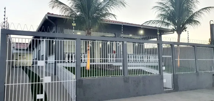 Casa 04 Suítes c/ Piscina em Salinas R$ 500 Diária p/ 20 Hóspedes