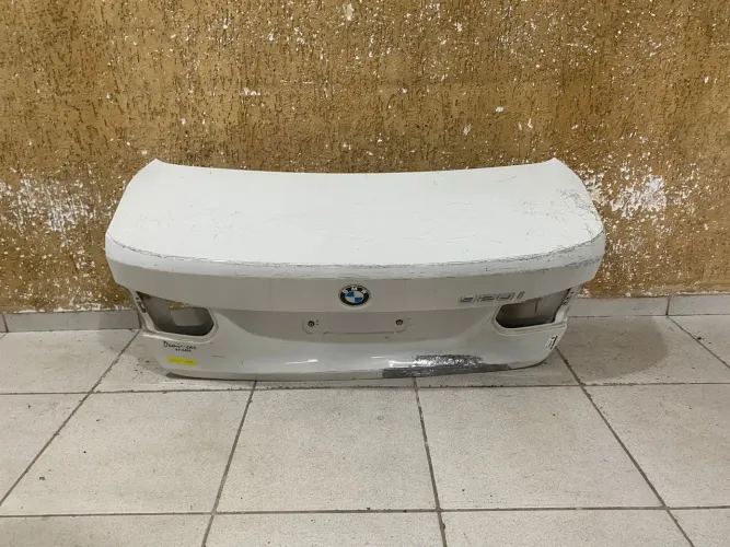 Tampa traseira Bmw 320i 2013/2014/2015/2016/2017/2018