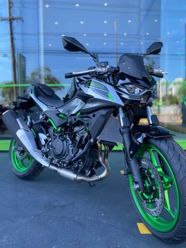 JÉSSICA CONSULTORA Z500 SE Kawasaki - Jéssica *