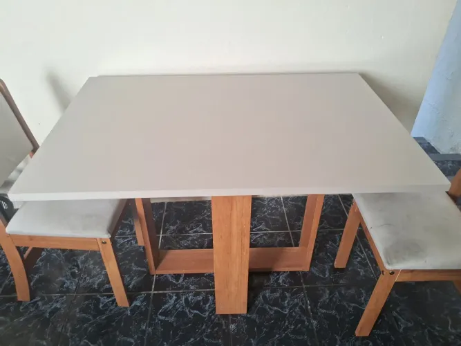 Mesa 4 cadeiras 