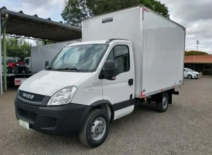 Iveco Daily 35s14 Baú 2013