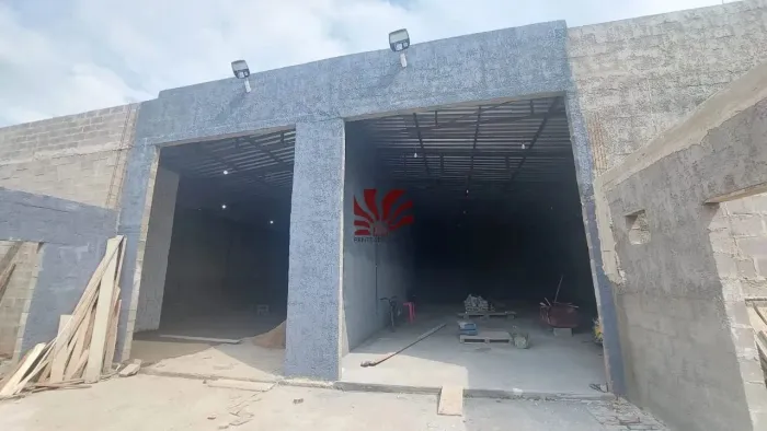 Pavilhao com 200m², Mathias Velho- Canoas