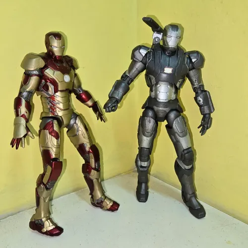 Iron Man e War Machine Marvel Select