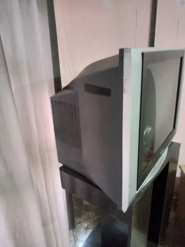 Vendo uma TV antiga de 29 polegadas.Panasonic funcionando muito bem .