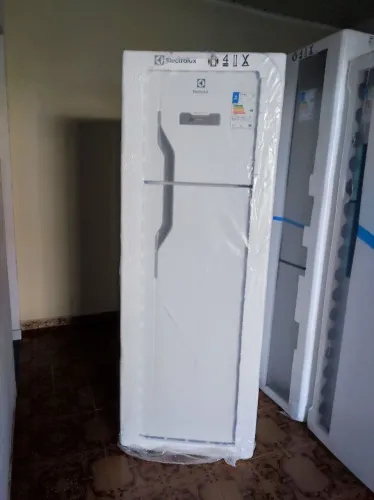 Geladeira Electrolux 371 litros 