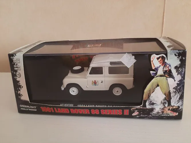 Land Rover 88 Series II Ace Ventura 1:43