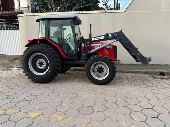 Trator Massey Ferguson 4283 Cabinado 4x4 - 2011