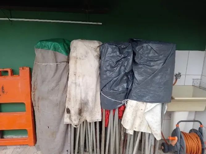 TENDA ARTICULADA EM LONA 