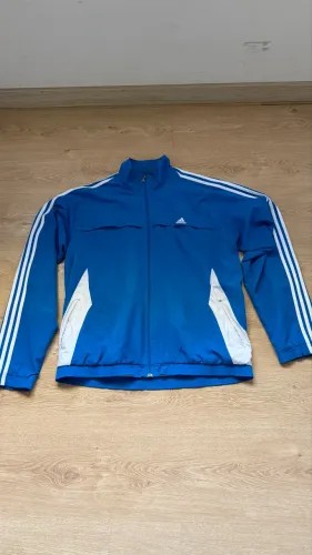 Corta vento adidas