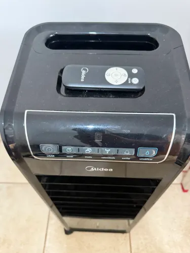 Climatizador Midea Preto Novinho!