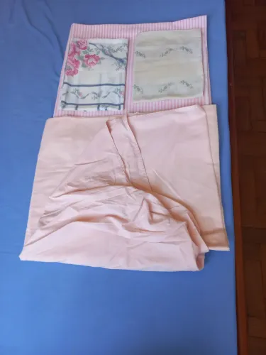Jogo de lençol com elástico, virol e 2 fronhas cor de rosa