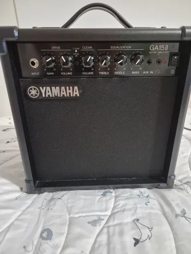 Amplificador (cubo) guitarra yamaha GA15 II