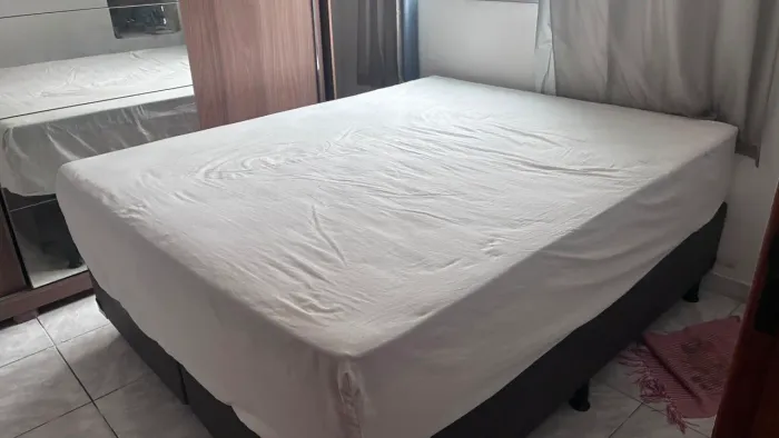 Cama box casal Queen size incluso colchão Royal