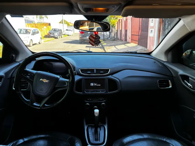 Chevrolet Onix Hatch LTZ 1.4 8V Flex Power Aut. 4P 2014