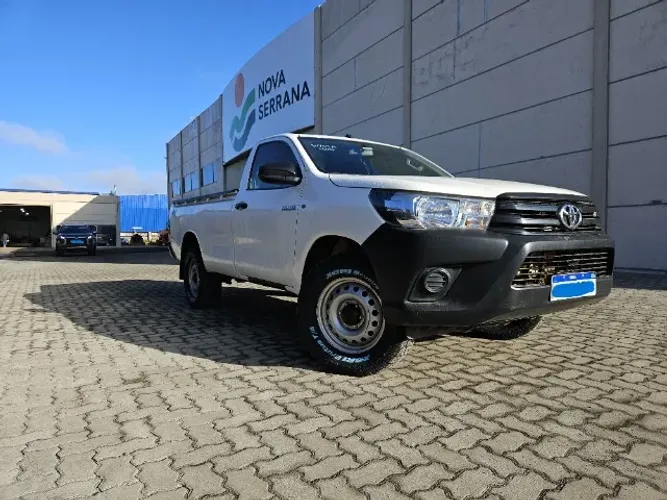 Toyota Hilux CS 4X4 2.8 TDI Diesel Mec. 2025