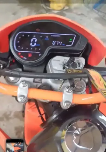 Troco bros 150 por carro