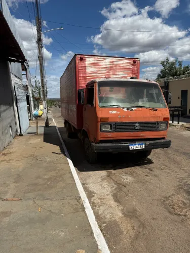 Caminhão Volkswagen 6.90