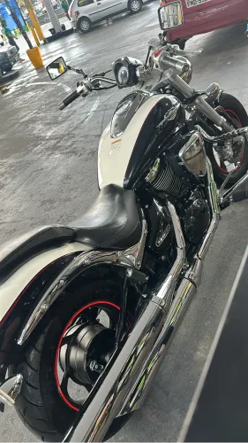 Suzuki Boulevard M800