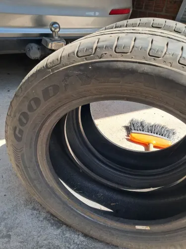 PNEUS