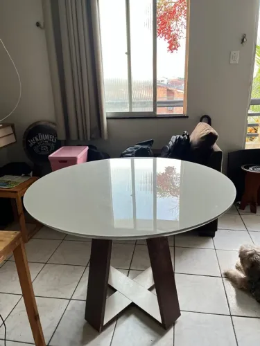Mesa de Jantar Redonda com Tampo de Vidro Branco - Moderna e Elegante