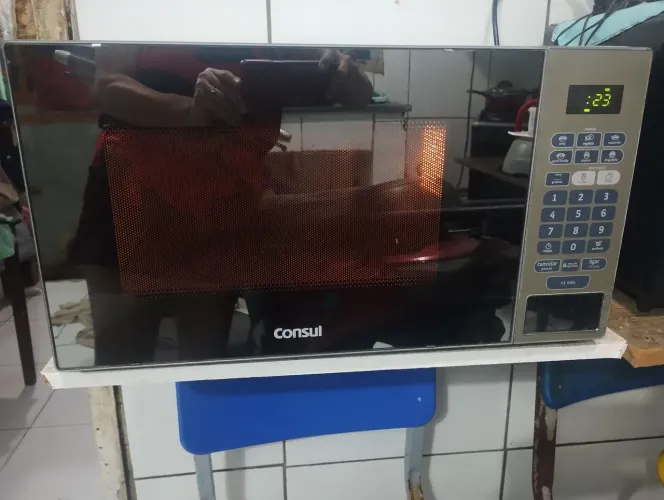 Micro-ondas de 30 l pega tudo esquenta bem