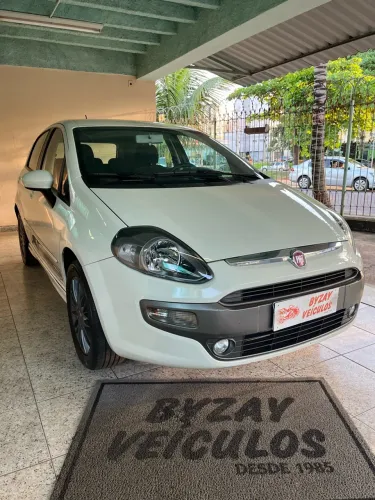 Fiat Punto Sporting 1.8 Flex 8v/16v 5P 2015