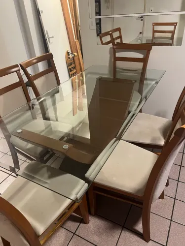 Vendo mesa de jantar 6 lugares