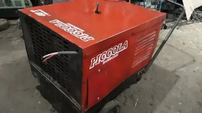 Máquina de solda 400 amperes semi nova