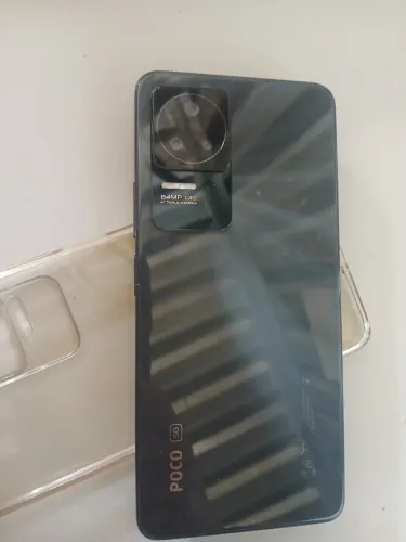 POCO F4
