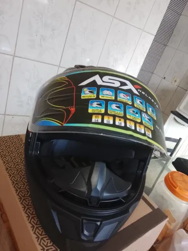 Capacete ASX tamanho 58 nunca usado novo na caixa.