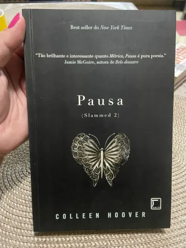 Livro Pausa - Colleen Hoover